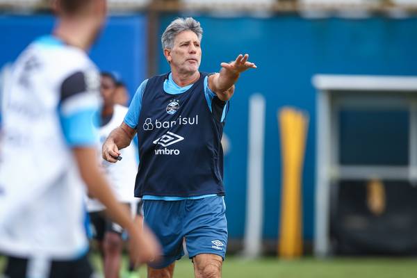 Grêmio volta aos trabalhos após folga e inicia preparação para sequência decisiva no Brasileirão