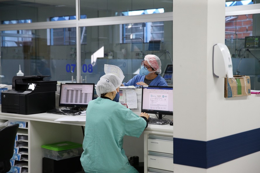Após oito meses, ocupação de leitos de UTI do SUS fica abaixo de 70%, no Paraná