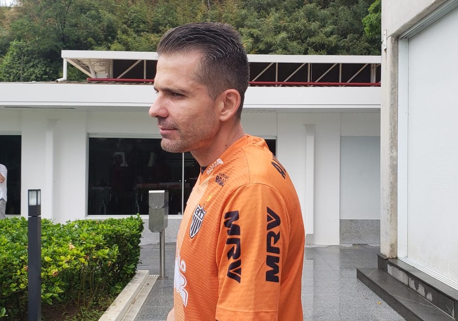 Victor mira "jogo tranquilo" para voltar ao gol do e diz