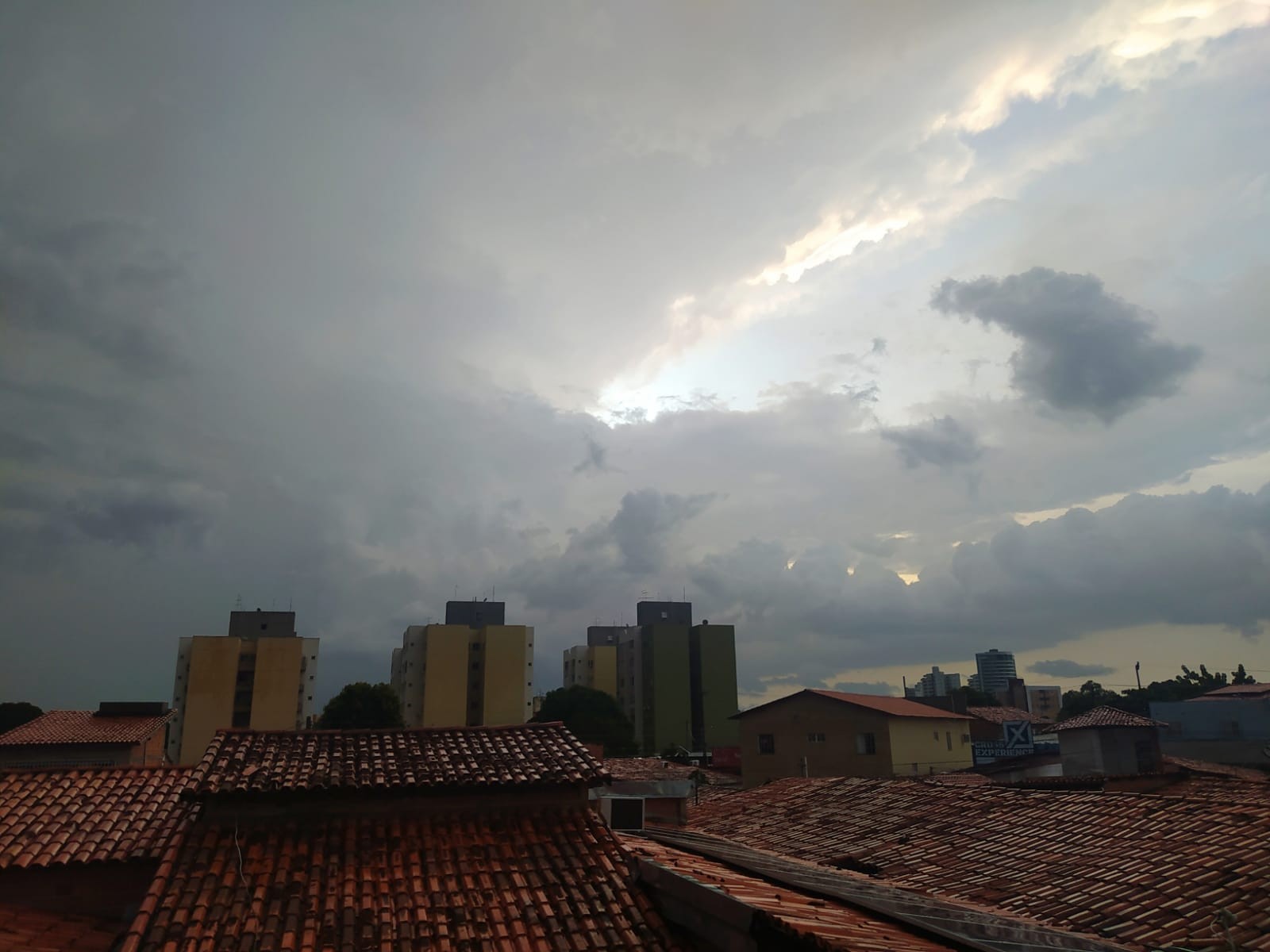 Meteorologia prevê tempo nublado e chuvas em várias regiões do Piauí neste fim de semana