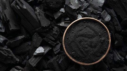 Carvão ativado: descubra para que serve e os seus benefícios!