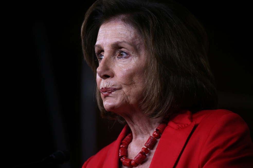 Nancy Pelosi, presidente da Câmara dos EUA, durante entrevista no Congresso norte-americano — Foto: Leah Millis/Reuters