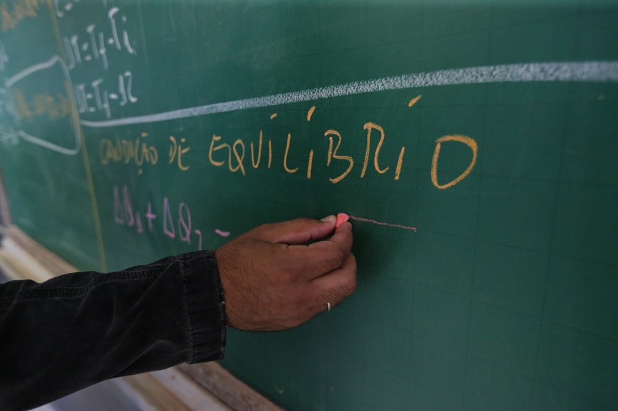 Inscrições para PSS de professores com 4 mil vagas no Paraná começam na segunda (9)