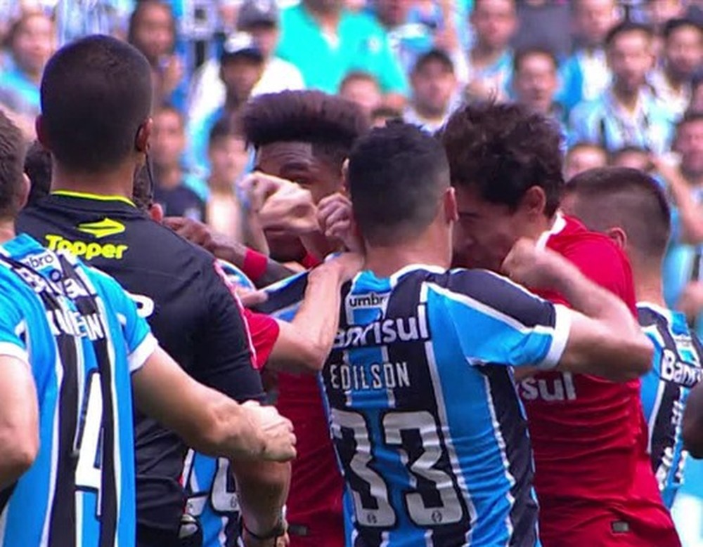 Edílson tem 3 jogos a cumprir no Brasileiro, mas Grêmio tenta reverter pena
