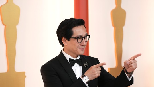 Melhor Ator Coadjuvante, Ke Huy Quan usa relógio de R$ 36 mil no Oscar 2023