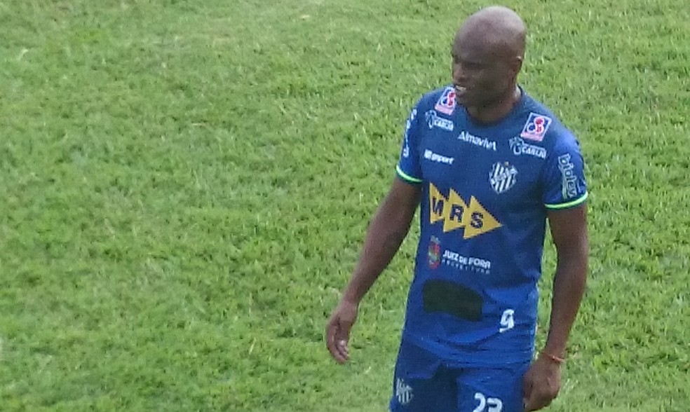 Ex-Tupi e provavelmente no Tupynambás em 2020, Ademilson jogou o Regional pelo Aymorés — Foto: Bruno Ribeiro