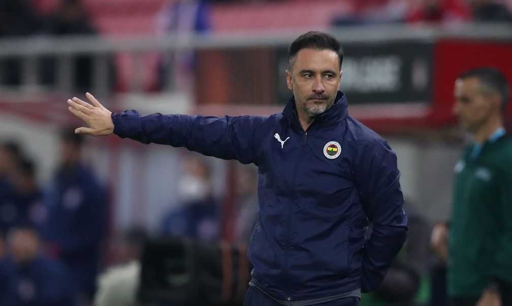 Vtor Pereira no comando do Fenerbahce, da Turquia  Foto: Reuters