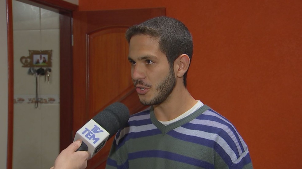 Neto da idosa, Marcelo Augusto de Lima, conta que família ficou indignada  (Foto: Jaime Rafael/TV TEM)