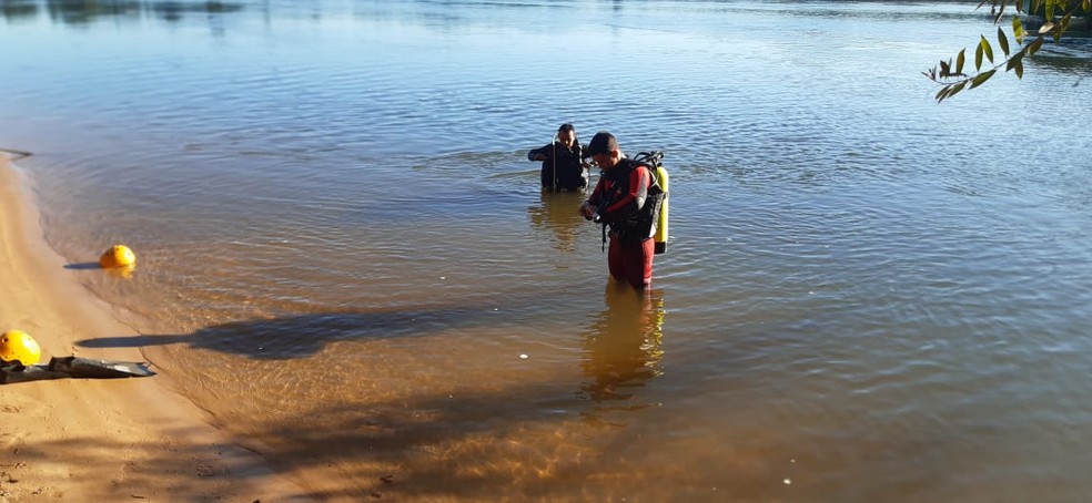 Corpo de Bombeiros localiza corpo de homem de 36 anos que morreu afogado ao salvar o filho — Foto: Corpo de Bombeiros/MT