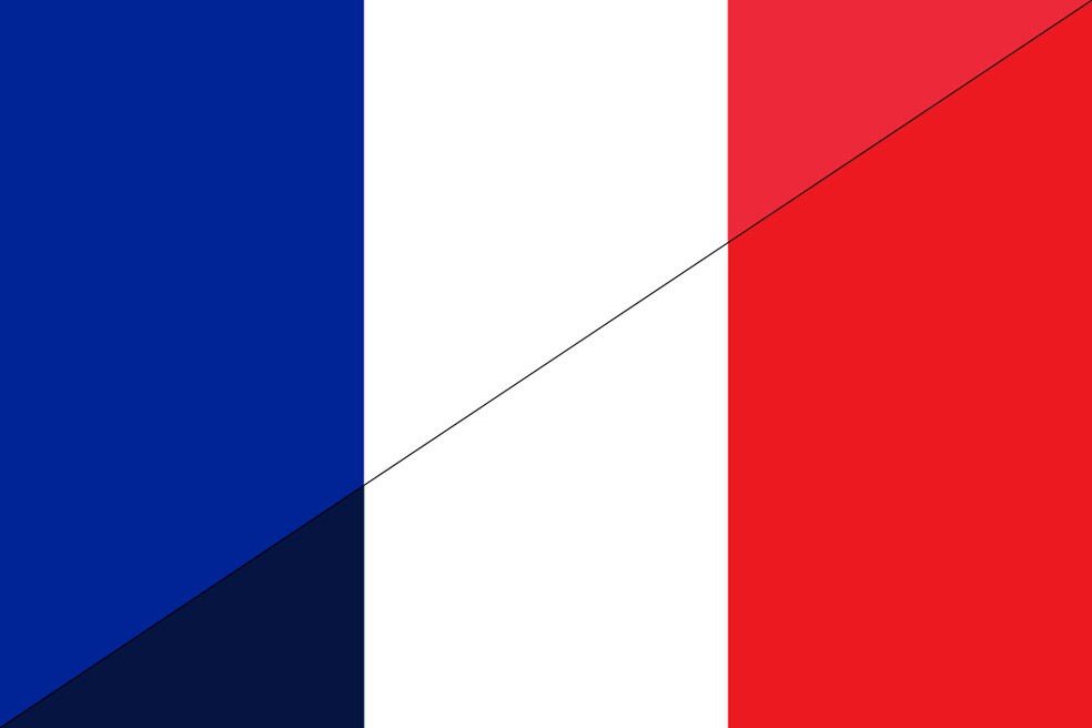 Comparação dos dois tons de azul na bandeira francesa — Foto: CC BY-SA 3.0