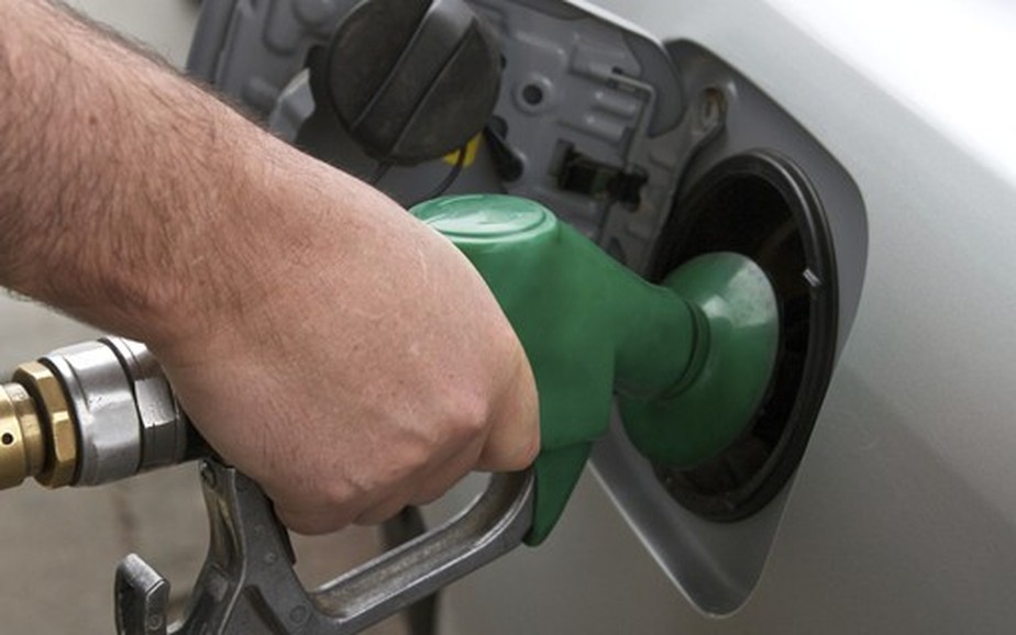 Desoneração da gasolina afeta competitividade do etanol, afirma representante de usinas