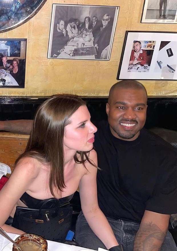 Kanye West e Julia Fox no aniversário da atriz (Foto: Reprodução/ Instagram  )