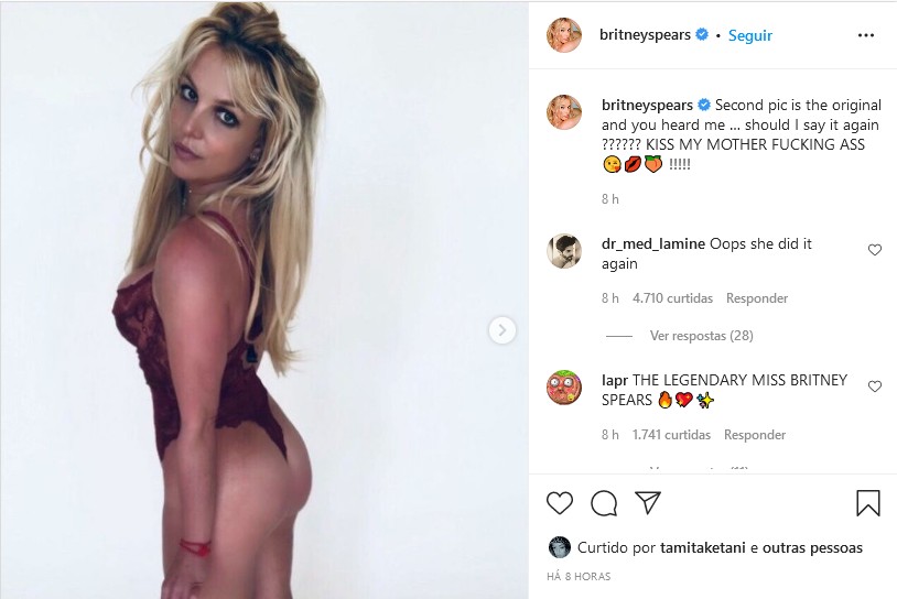 O post de Britney Spears com suas duas fotos com o body cavado (Foto: Instagram)