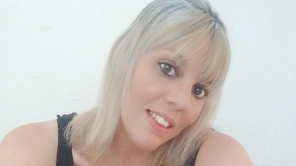 Hérica Letícia Barbosa Oliveira foi assassinada com facada no pescoço em São Carlos — Foto: Reprodução/Facebook