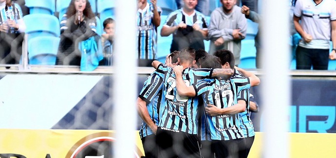 Motivado por goleada, Grêmio reúne campanha 100% contra catarinenses