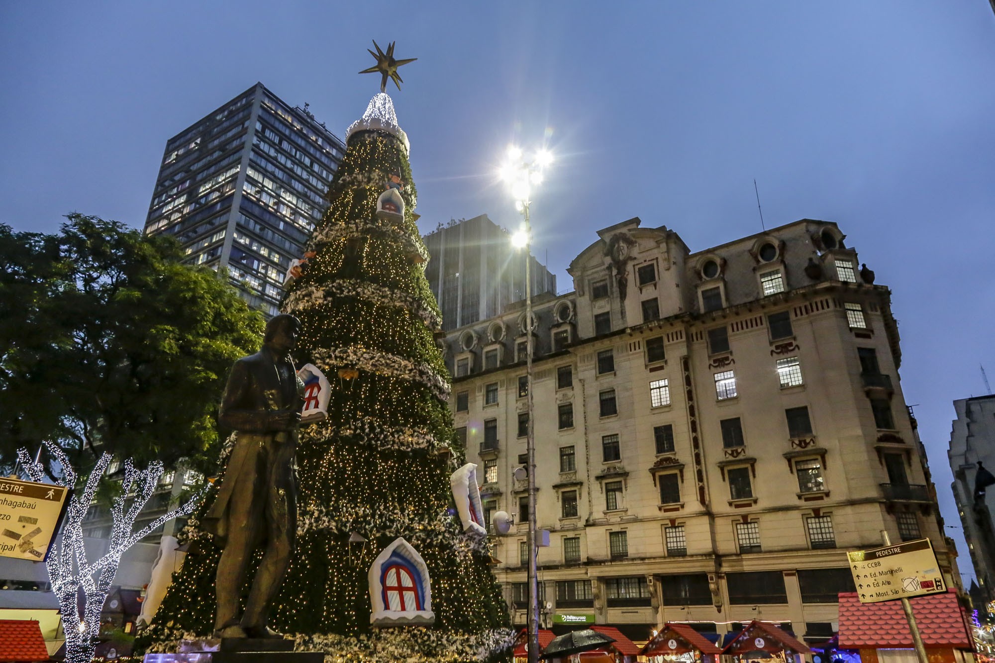 Festival de Natal ilumina o centro histórico de São Paulo e tem atrações  gratuitas - Revista Crescer | Natal