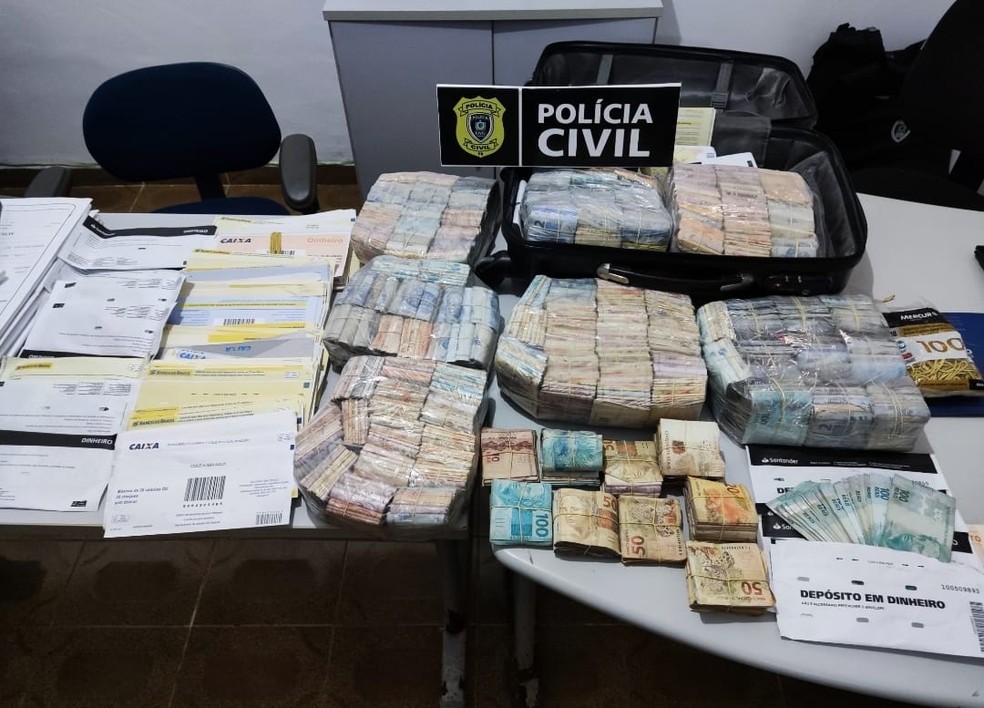 Polícia Civil apreende cerca de R$ 200 mil em mala, na PB — Foto: Divulgação/Polícia Civil