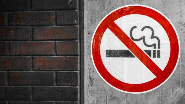 Entidades questionam se haverá verbas para financiar medidas para fazer fumantes largarem o vício (Foto: Getty Images via BBC News)