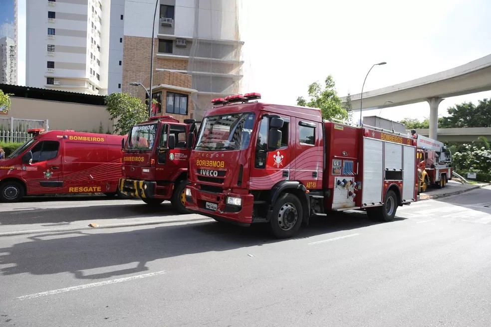 Mulher é presa em Fortaleza por incendiar apartamento do ex após fim de relação a três — Foto: José Leomar/SVM