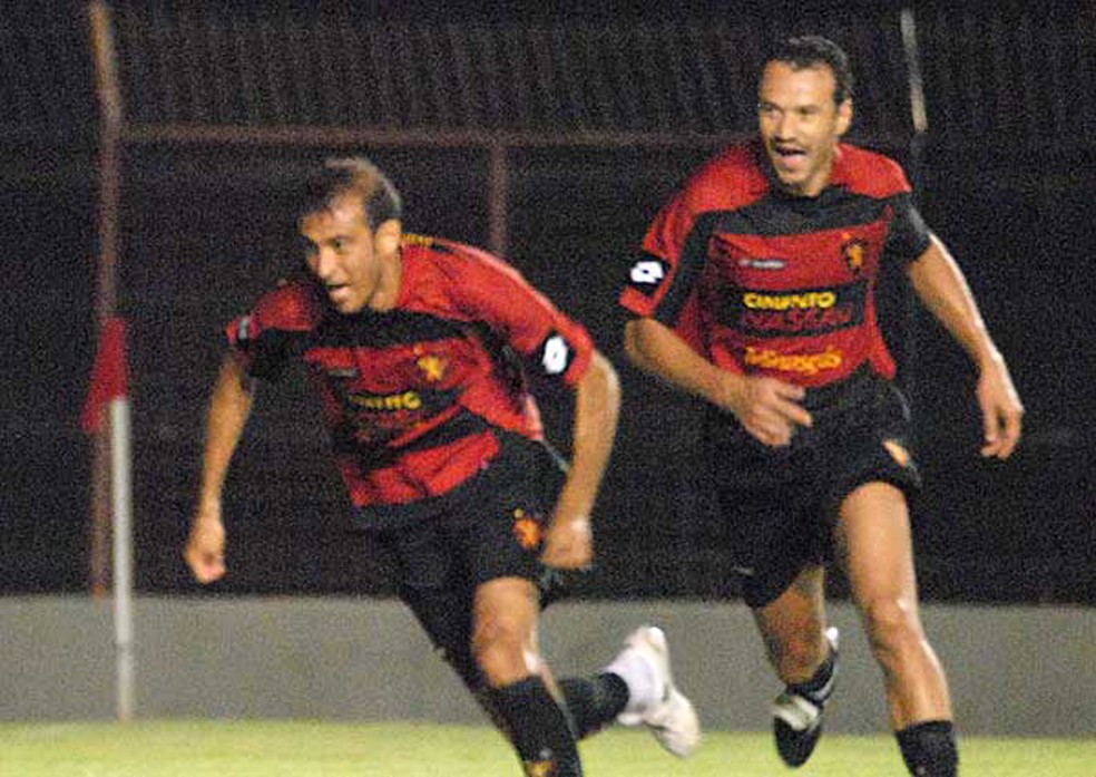 Romerito (à direita) dividiu protagonismo com Carlinhos Bala no título do Sport em 2008 — Foto: Arquivo GloboEsporte.com