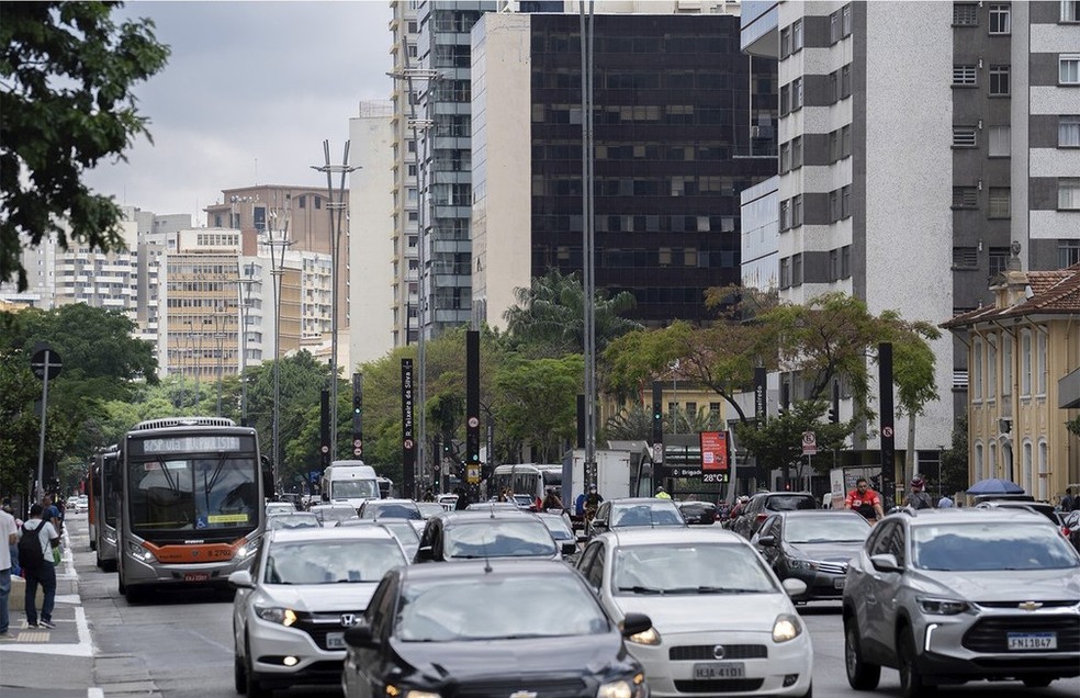 Trânsito na Avenida Paulista  — Foto: Marcelo Brandt/g1