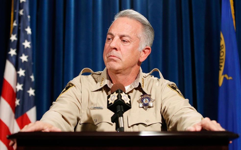O xerife do condado de Clark, Joe Lombardo, durante coletiva sobre o atirador de Las Vegas, na sede do Departamento Metropolitano de Polícia de Las Vegas, na sexta-feira (19) (Foto: AP Photo/John Locher)