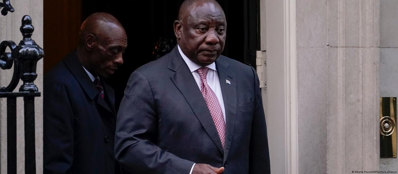 Presidente da África do Sul enfrenta apelos para renunciar