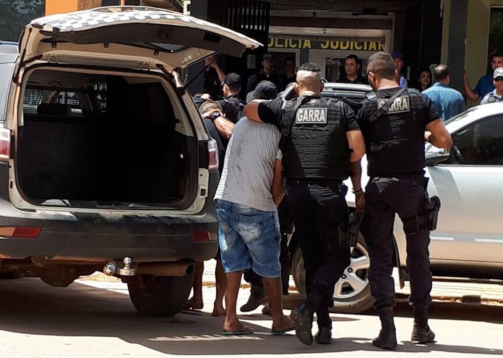 Suspeitos foram presos por policiais do Garra um dia aps o crime ser cometido (Foto: Harlis Barbosa/Arquivo pessoal)