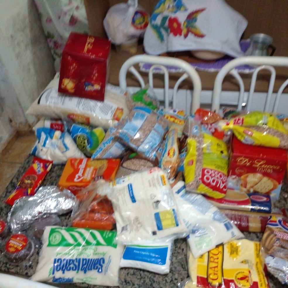 Família de Garça (SP) também ganhou uma cesta básica de doação — Foto: Marcelo da Silva/Arquivo pessoal