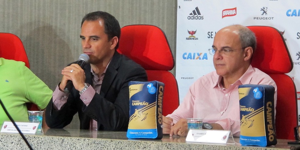 Diretor de futebol Rodrigo Caetano e presidente Eduardo Bandeira de Mello estão à frente do futebol rubro-negro (Foto: Thales Soares)