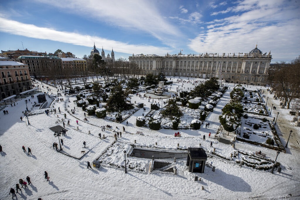 Ondas de frio, nevascas e inverno rigoroso na Europa estão ligados às mudanças climáticas thumbnail
