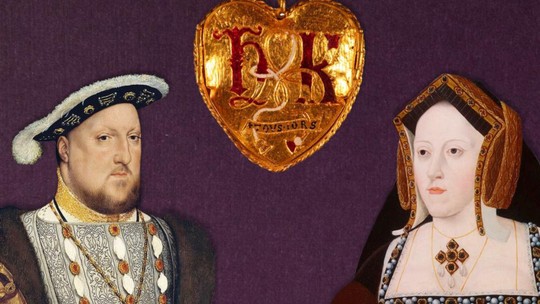 Caçador de metais descobre joia que celebra rei Henrique 8º e primeira esposa