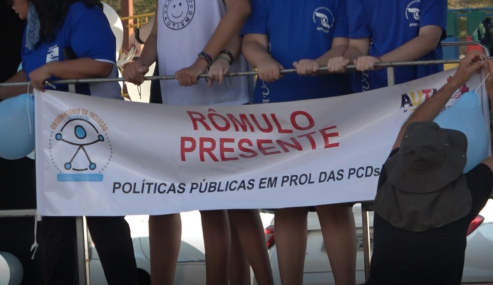 Rômulo foi encontrado morto com um ferimento na testa e sinais de maus-tratos — Foto: Reprodução/Eduardo Alves/RPC