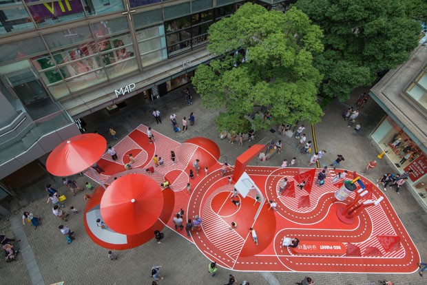 Shopping chinês ganha playground completamente vermelho (Foto: Amey Kandalgaonkar)