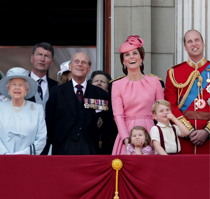 A rainha apareceu com os bisnetos em diversas aparições públicas nos últimos anos (Foto: Reprodução Instagram)