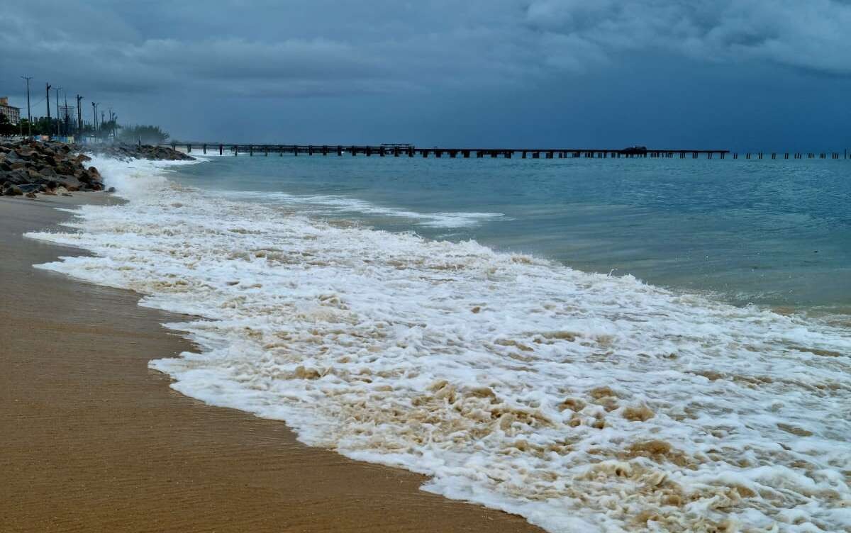 Fortaleza tem 15 trechos de praia próprios para banho de mar neste fim de semana