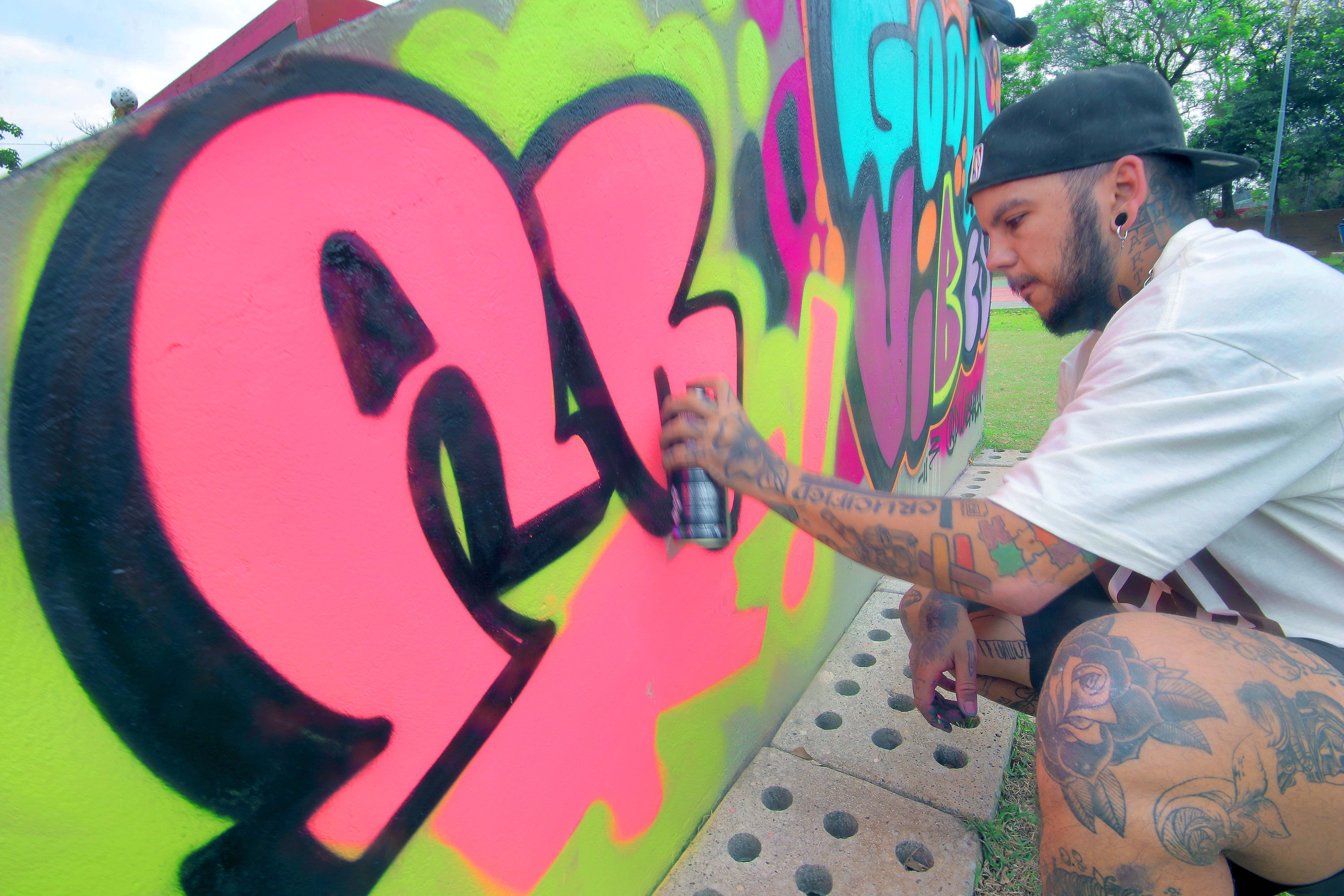 Pista de skate em Campinas recebe grafite para inibir vandalismo após duas pichações em quatro dias