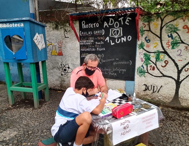 Engenheiro dá aulas gratis em praças públicas do Rio de Janeiro  (Foto: Arquivo pessoal )