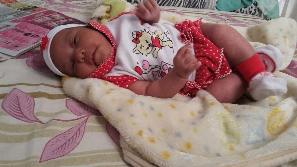 Alice Emanuele foi diagnosticada com bronquiolite, segundo a mãe, Santa Bárbara d'Oeste (Foto: Ariany Duarte/Arquivo pessoal)