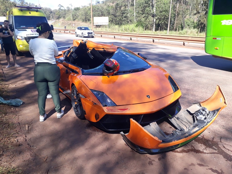 Lamborghini acidentada — Foto: Reprodução/Redes sociais