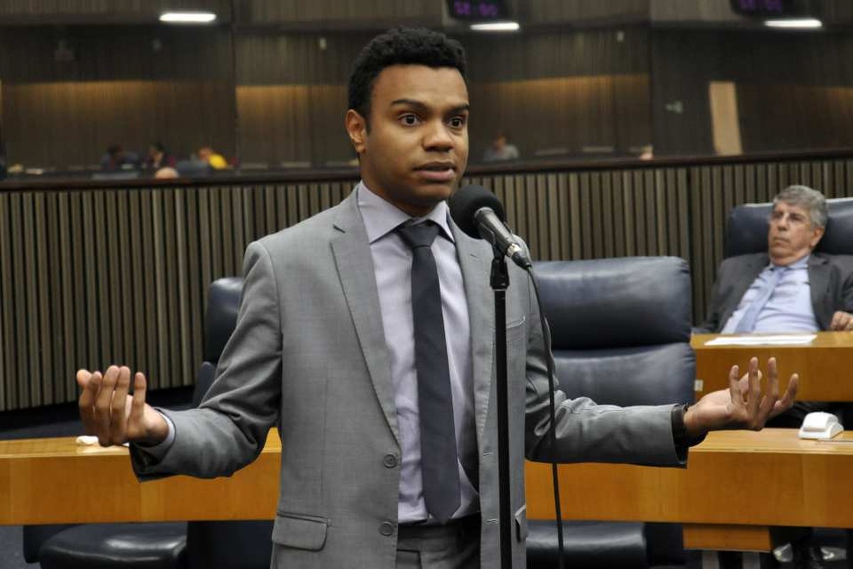 Moraes manda PF apurar suposta ligação de Fernando Holiday com atos antidemocráticos