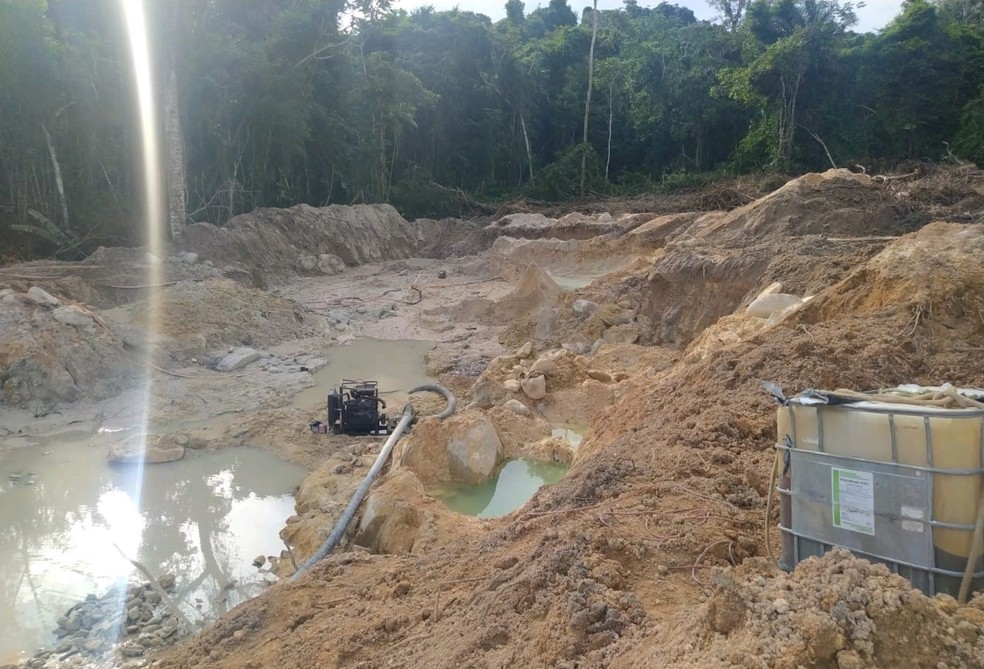 Dois garimpos ilegais foram descobertos durante operação em MT — Foto: Divulgação
