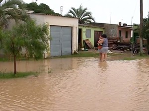 Dois bairros de Santa Vitória do Palmar ficaram alagados (Foto: RBS TV/ Reprodução)