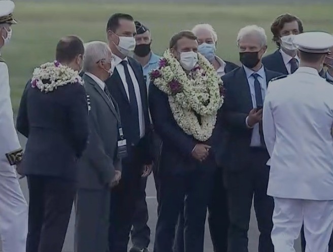 Emmanuel Macron during a visit to French Polynesia (Image: Reproduction/Twitter)