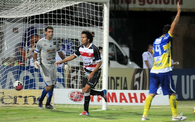 Santa Cruz x Araripina - Geílson (Foto: Aldo Carneiro) Santa Cruz x Araripina - Geílson (Foto: Aldo Carneiro)