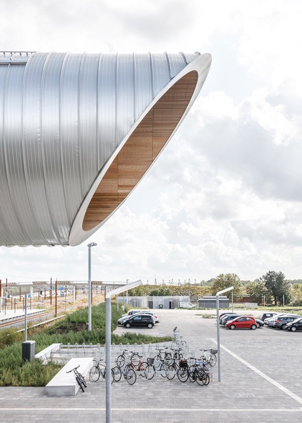 Ponte é atração arquitetônica da "Estação Norte Koge" na Dinamarca  (Foto: Divulgação)