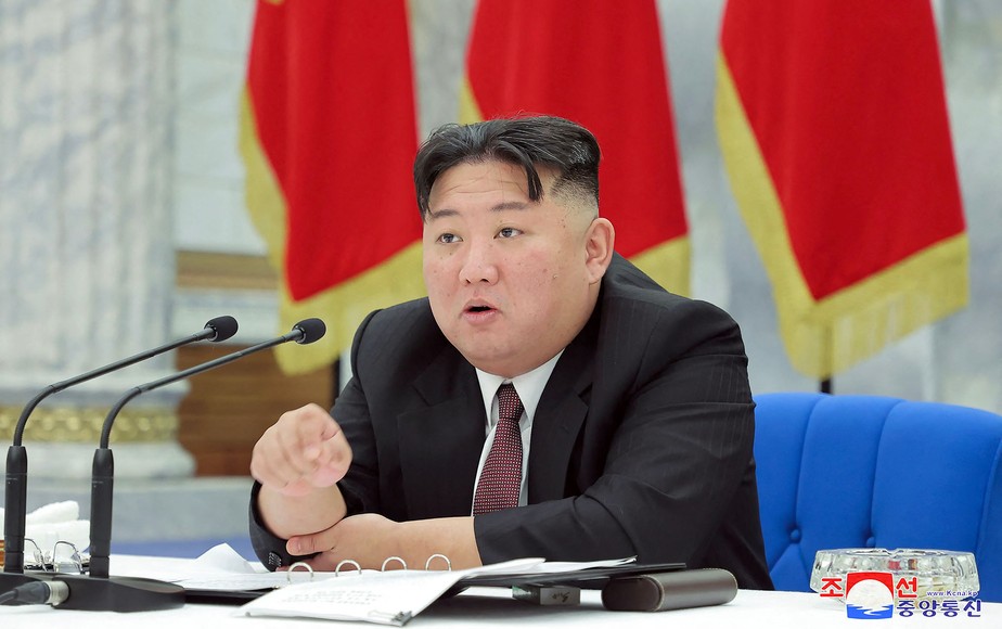 Kim Jong-un participa de reunião do partido único da Coreia do Norte, em Pyongyang