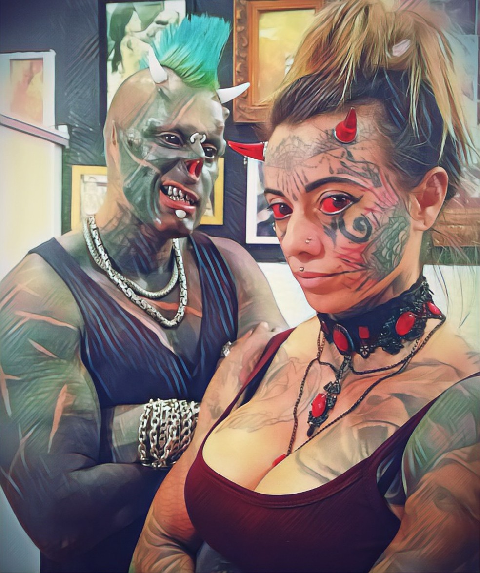 Mulher demônia e Diabão são apaixonados por modificações corporais — Foto: Arquivo Pessoal
