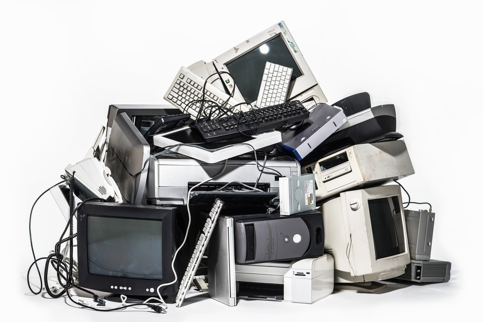 Lixo eletrônico tem aumentado a cada ano e pode ser prejudicial à biodiversidade do planeta; veja como evitar — Foto: Divulgação/Getty Images