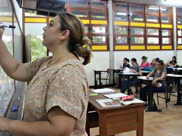 Aula do curso de biblioteconomia nesta segunda-feira (Foto: Suelen Gonçalves/G1 AM)